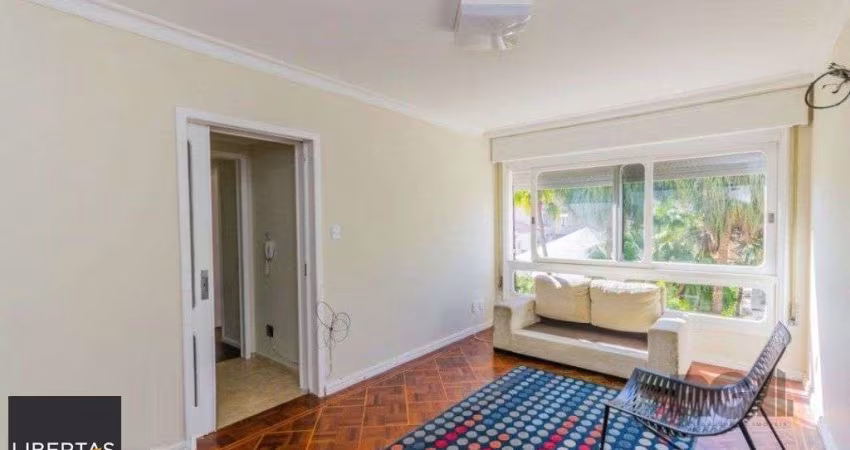 Apartamento com 2 quartos e dependência e 1 vaga coberta no Menino Deus! - 93m²