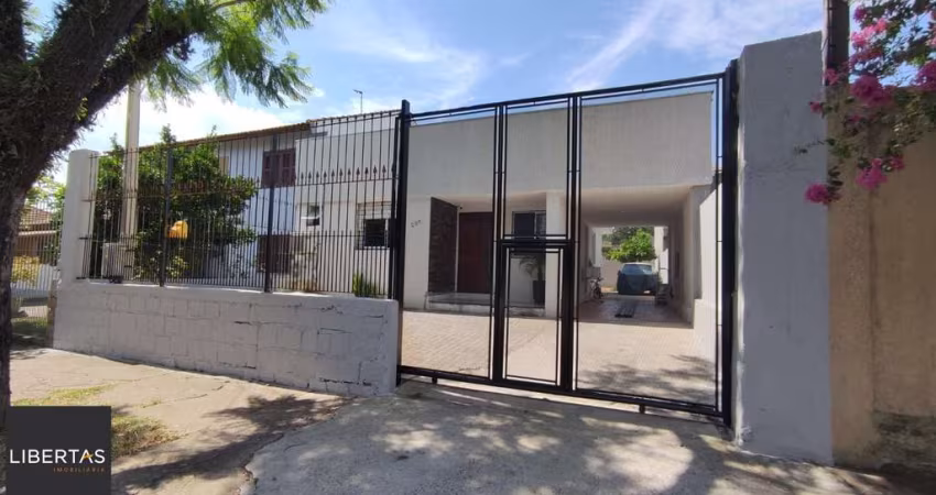 Casa de com 2 Dormitórios terreno de 300m² no Jardim Sabará!
