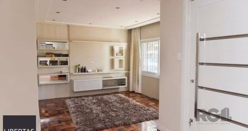 Casa de 197m² - 5 dormitórios, 3 vagas no bairro Rubem Berta
