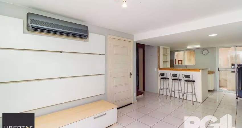 Casa em condomínio com 3 dormitórios, suíte, espaço gourmet.