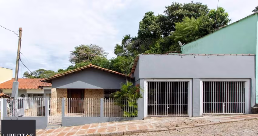 Casa para Venda - 235m², 2 dormitórios, 4 vagas - Cavalhada