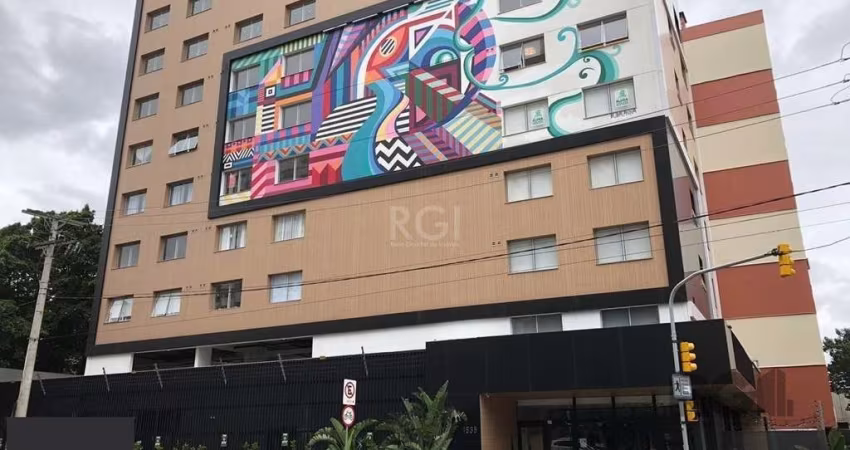 Stúdio totalmente mobiliado, na Cidade Baixa,com box,prédio com infraestrutura