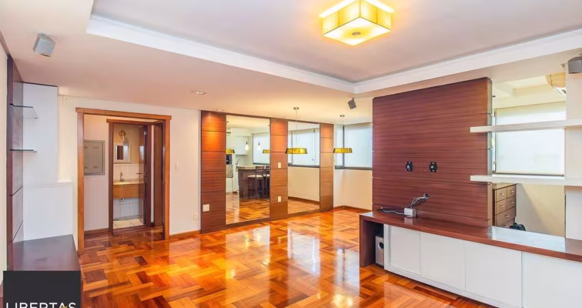 Apartamento semi mobiliado, impecável, com 126m² privativo.