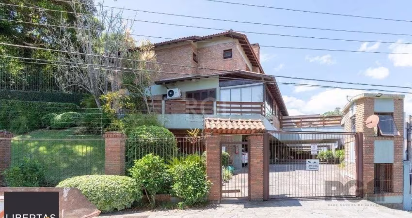Casa em condomínio fechado para venda no bairro Jardim Isabel, com aproximadamen