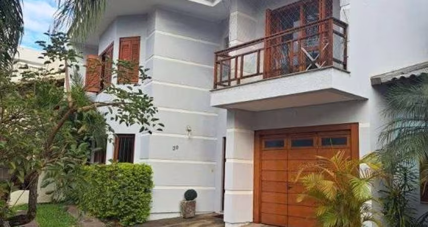 CASA EM CONDOMINIO FECHADO 3 D  4 VAGAS