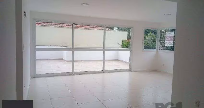 Apartamento garden com 2 suítes, lavado, área de serviço. um pátio enorme muito