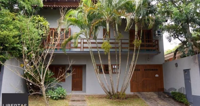 Casa para Venda - 350m², 4 dormitórios, sendo 4 suites, 4 vagas - Tristeza
