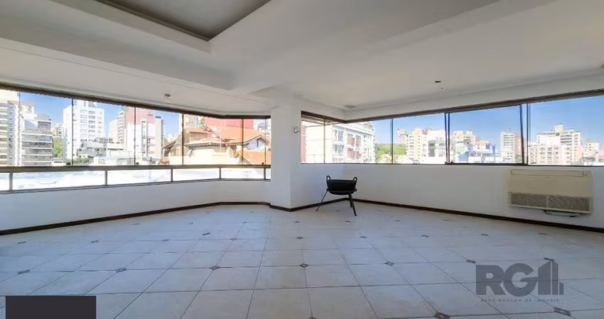 Cobertura com 222m² privativos, 3 quartos, 1 suite, lareira, piscina, 2 vagas no