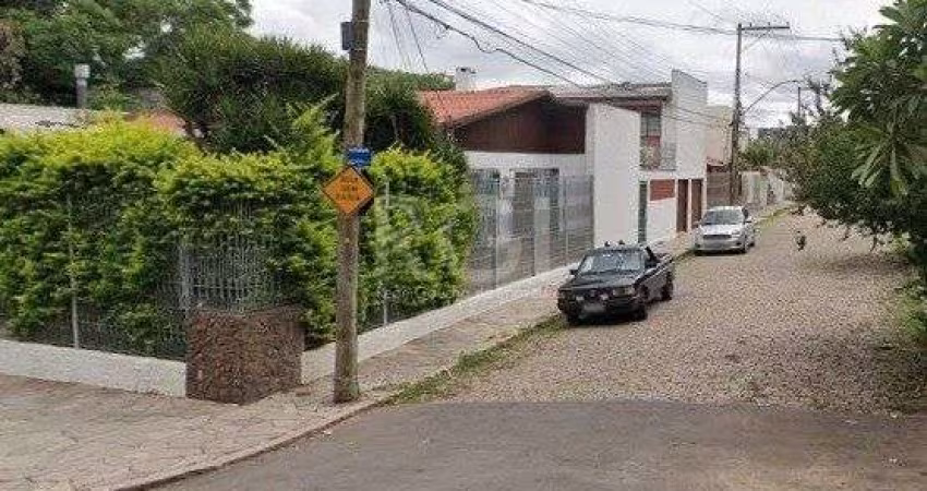 EXCELENTE casa térrea MAIS um loft construído em edícula anexa, com pátio.