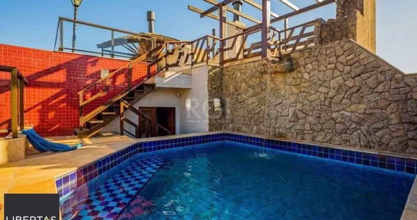 Belíssima casa de 375m² e 04 dormitórios sendo 01 suíte.