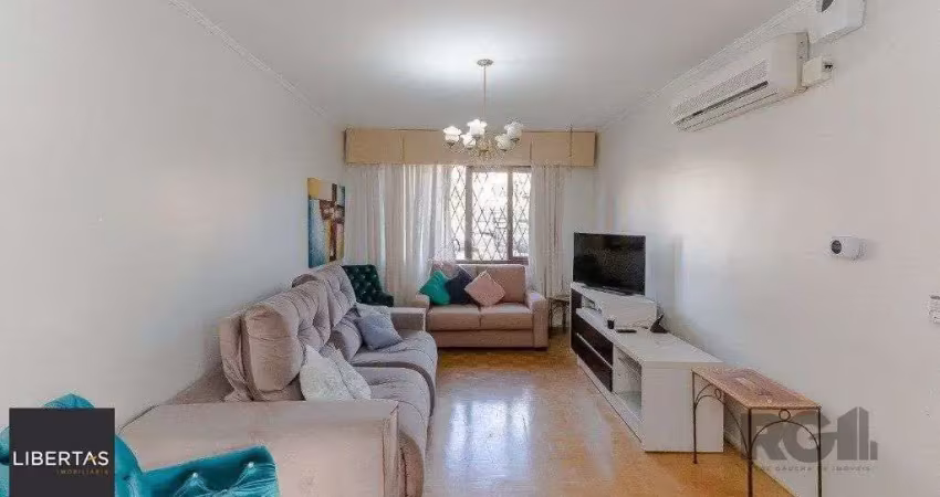 Casa com 3 quartos à venda na Avenida Engenheiro Ary de Abreu Lima, 311, Jardim Europa, Porto Alegre