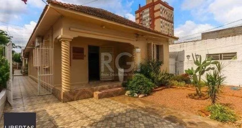 Casa para Venda - 160m², 3 dormitórios, 3 vagas - Partenon