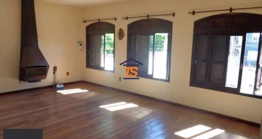 Casa para Venda - 440m², 4 dormitórios, sendo 2 suites, 2 vagas - Cristal