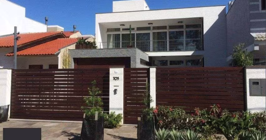 Casa para Venda - 260m², 3 dormitórios, sendo 2 suites, 4 vagas - Hípica