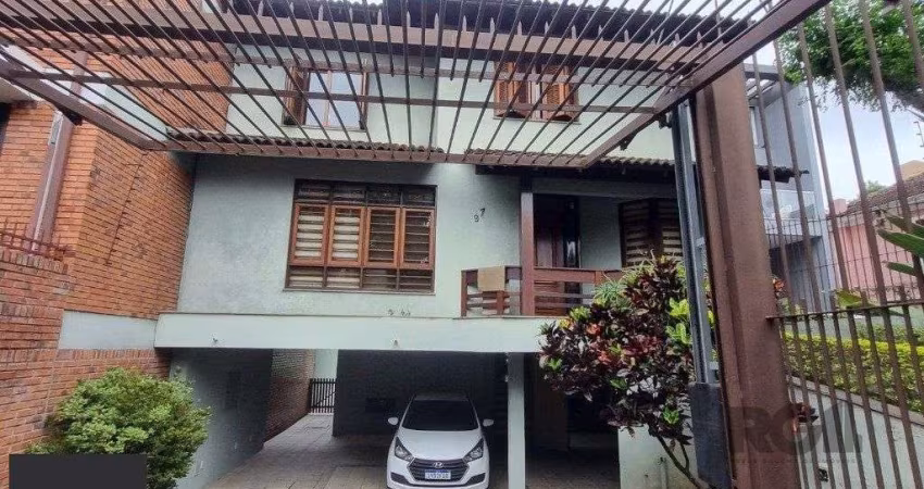 Casa 4 dormitórios à venda Teresópolis Porto Alegre/RS