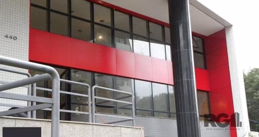 Loja com 113m² de área privativa no Bairro Três Figueiras