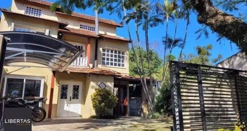 Casa 4 dormitórios no bairro Tristeza