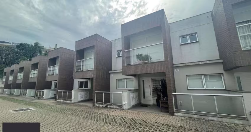 Casa com 3 suítes, vista para o Guaíba, 3 vagas, no bairro Cristal, Porto Alegre