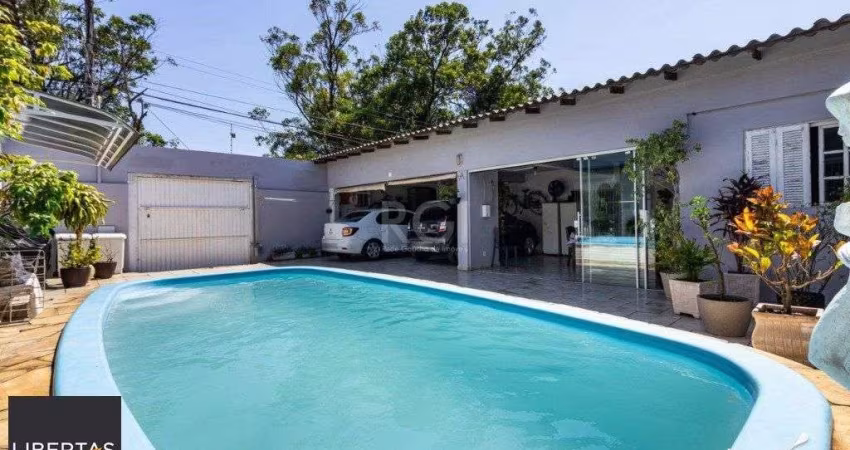Casa com piscina no Bairrro Jardim Planalto em Porto Alegre