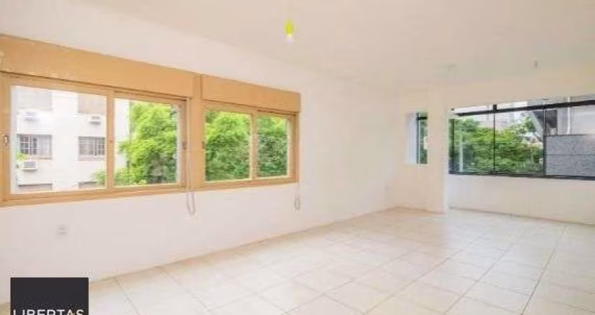 Apartamento com 3 quartos em prédio com elevador no Bairro Cidade Baixa