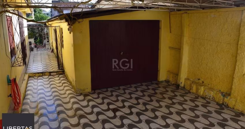 Casa Com 5 dormitórios no Bairro Partenon