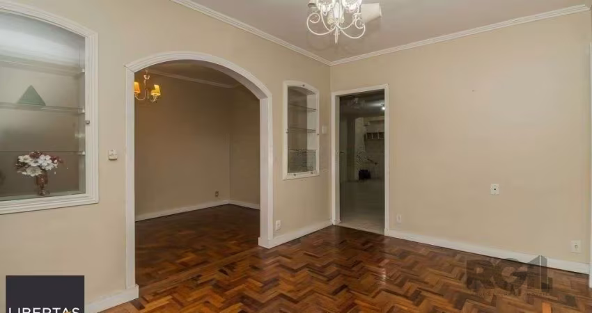 Excelente casa de 389,53m² com 8 dormitórios e 3 vagas.