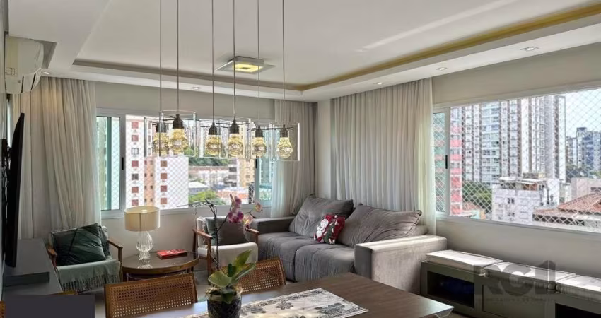APARTAMENTO MOBILIADO COM PLANTA DIFERENCIADA E ÓTIMA LOCALIZAÇÃO