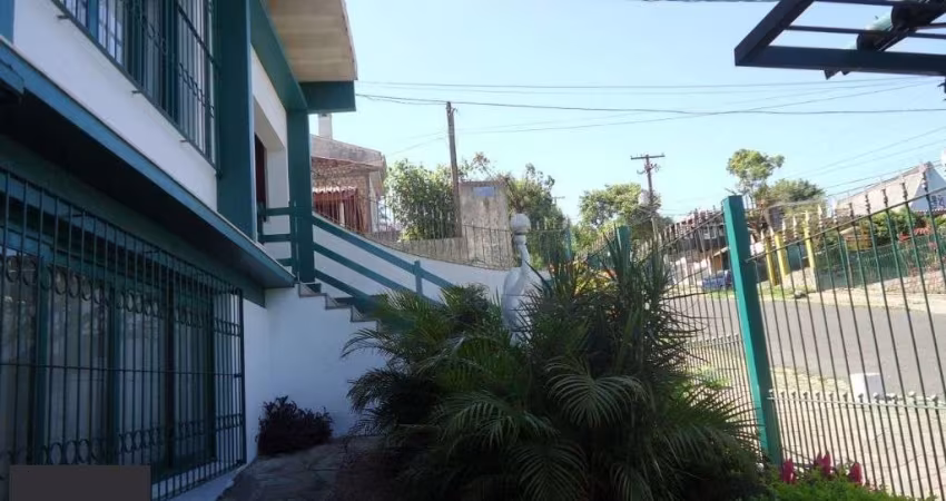 Casa para Venda - 750m², 4 dormitórios, sendo 2 suites, 5 vagas - Santa Tereza