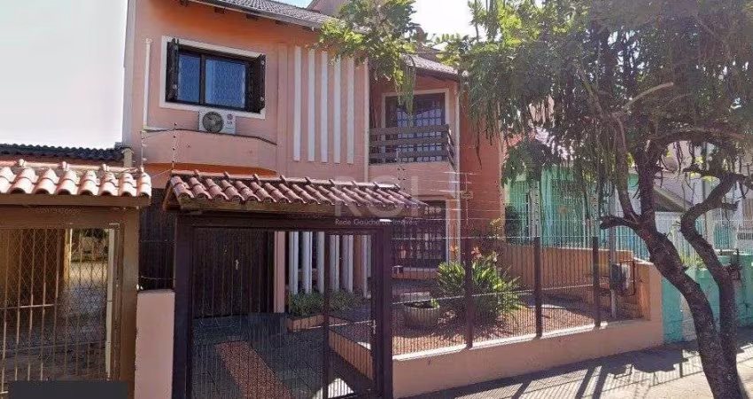 Casa para Venda - 316m², 3 dormitórios, sendo 1 suites, 2 vagas - Cavalhada