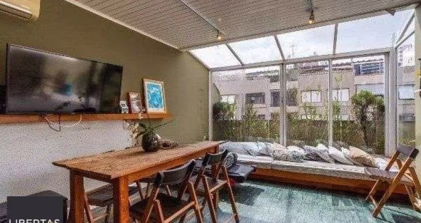 Bela cobertura com 3 quartos, incluindo 1 suíte, 2 vagas de garagem em localizaç