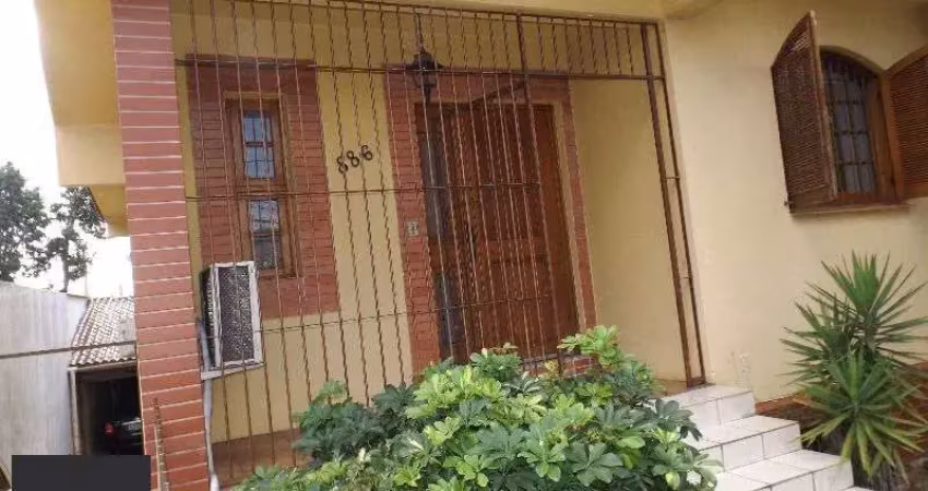 Casa para venda - 250m², 3 dormitórios, sendo 3 suites, 7 vagas - medianeira