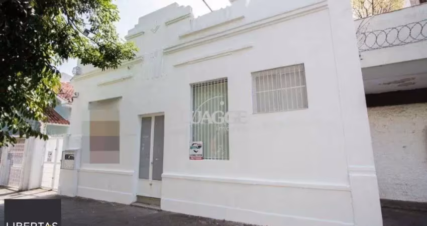 Casa comercial com aproximadamente 157m² privativos