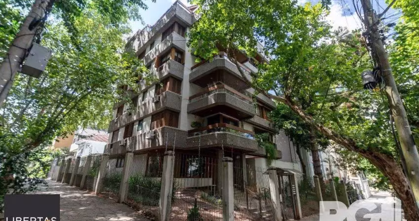 Apartamento reformado! com 3 dorm, sendo 1 suíte, 2 vagas na rua corte real.