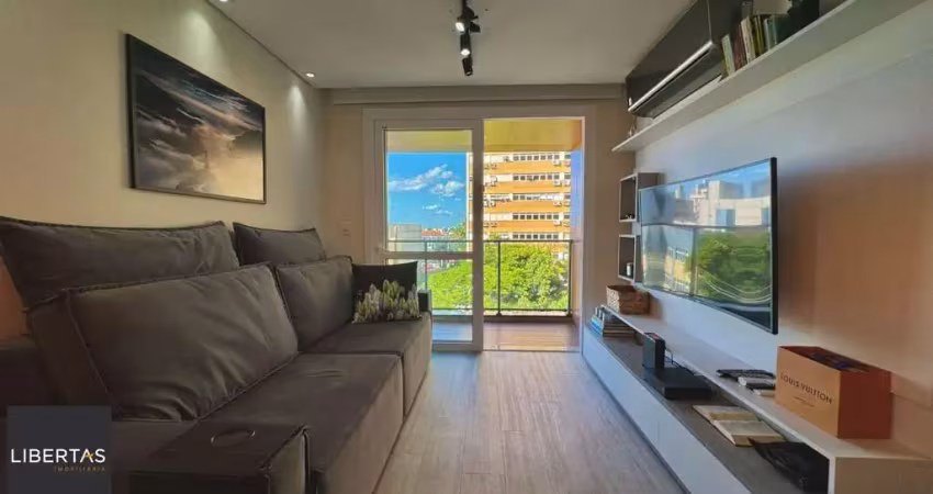 Apartamento mobiliado de 2 dormitórios no bairro petrópolis