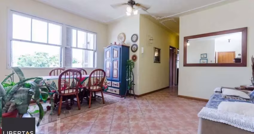 Apartamento com 3 dormitórios em prédio com elevador no bairro santa cecília