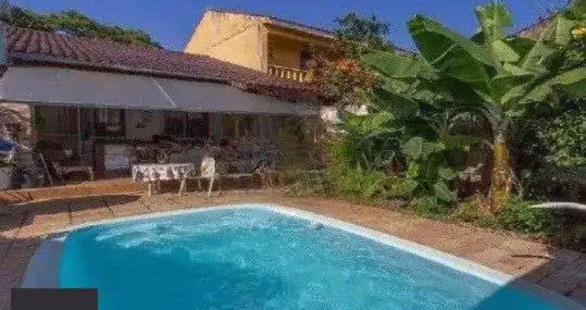 Casa com 3 quartos à venda na Rua Menezes Paredes, 256, Nonoai, Porto Alegre