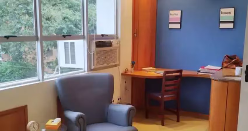 Casa comercial à venda na Avenida Wenceslau Escobar, 3033, Tristeza, Porto Alegre