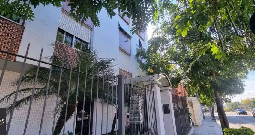 Apartamento 03 dormitórios, dependência e vaga de estacionamento no bairro são j