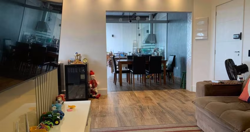 COBERTURA A VENDA COM ÓTIMA LOCALIZAÇÃO NO CENTRO DA CIDADE.