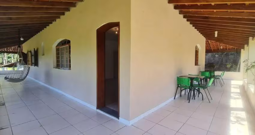 Linda chácara com 3 dormitórios, 2 suítes, 10+ vagas