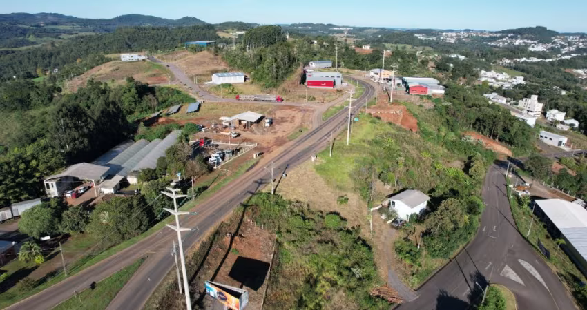 Terreno  industrial/comercial com 1.527 m² no contorno viário .