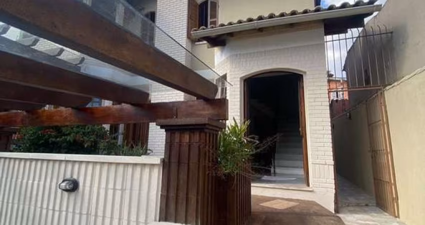 Sobrado á venda 3 quartos, bairro Nossa Senhora das Graças - Canoas