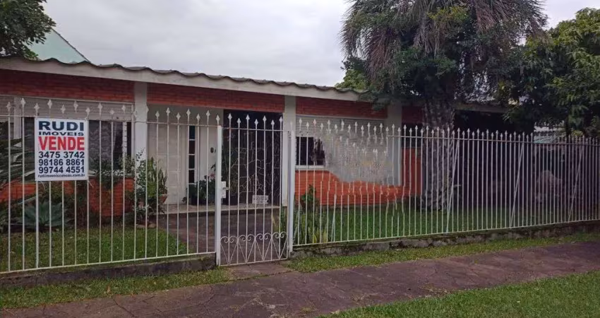 Casa Alvenaria com 4 Dormitorios Rua do Gerânios Bairro Igara Canoas RS.