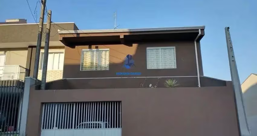 Sobrado triplex pronto para morar no bairro xaxim (rua waldemar kost), com 152 m² de área útil distribuídos em ambientes amplos e iluminados. ideal para quem busca conforto, qualidade e conveniência u
