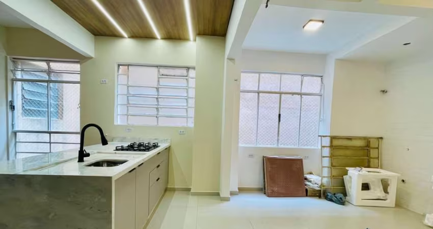 APARTAMENTO LOCALIZADO NO CENTRO - Vende-se lindo apartamento com 3 dormitórios amplos e ilmuniados com 1 suíte de 143 m² úteis e 160 total no Centro de Curitiba, Paraná