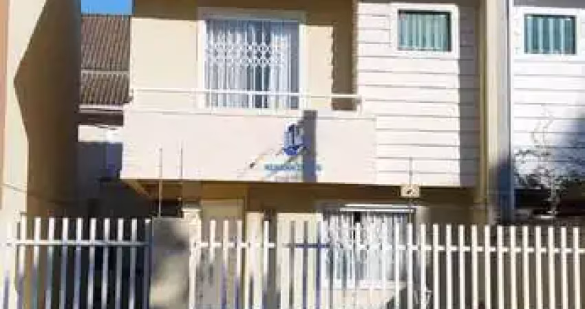 Sobrado espaçoso com 3 quartos e garagem para 3 carros à venda no novo mundo, curitiba – oportunidade única!