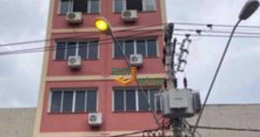 Sala Comercial com 45 metros quadrados, recepção, duas salas individuais, um banheiro e refeitório, à Venda na Rua São Bento, Centro, Sorocaba/SP