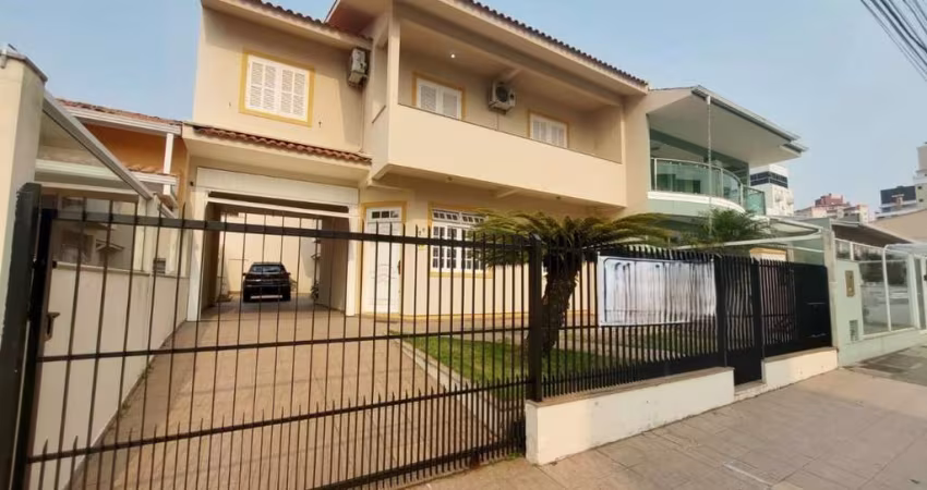 Casa com 5 quartos para alugar no Balneário, Florianópolis 