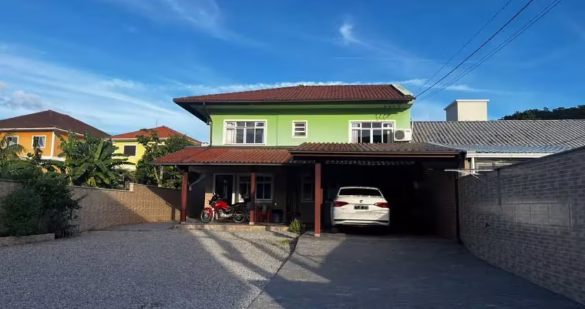 Casa com 3 quartos à venda em Rio Caveiras, Biguaçu 