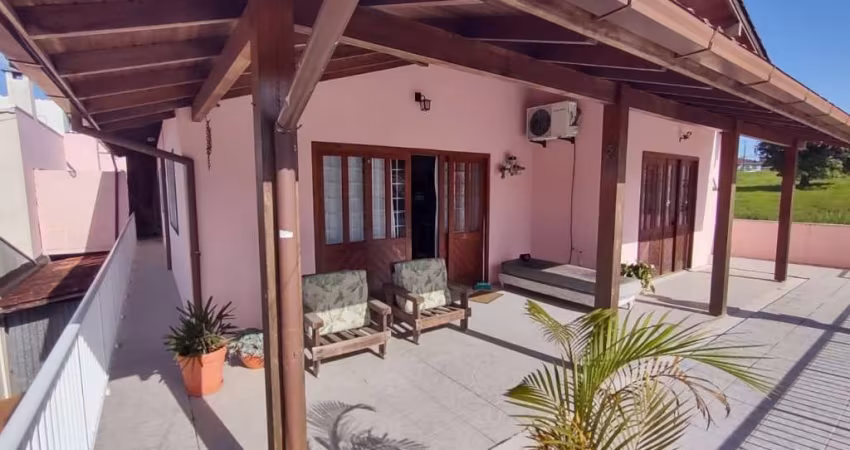 Casa com 4 quartos à venda na Serraria, São José 